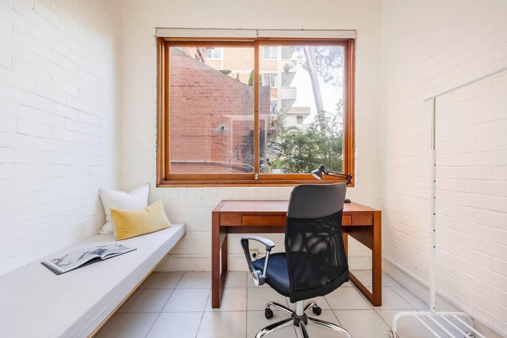 Bondi Book Nook - Cozy And Quiet
