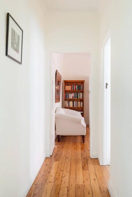 Bondi Book Nook - Cozy And Quiet Sydney